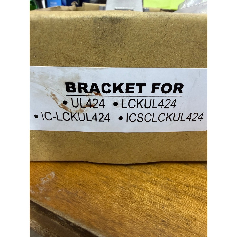 Cal-Royal UL424 Brackets for Top Bottom Mullions LCKUL424 Door Hardware Set - Picture 2 of 7